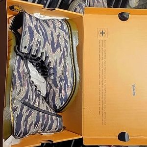 Dr Martens Boys green/camo Combat boots